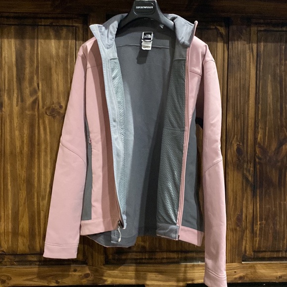 The North Face women’s soft shell jacket - Picture 3 of 3